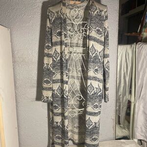 Pink Republic Geometric Gray and Cream Long Sleeve Dress